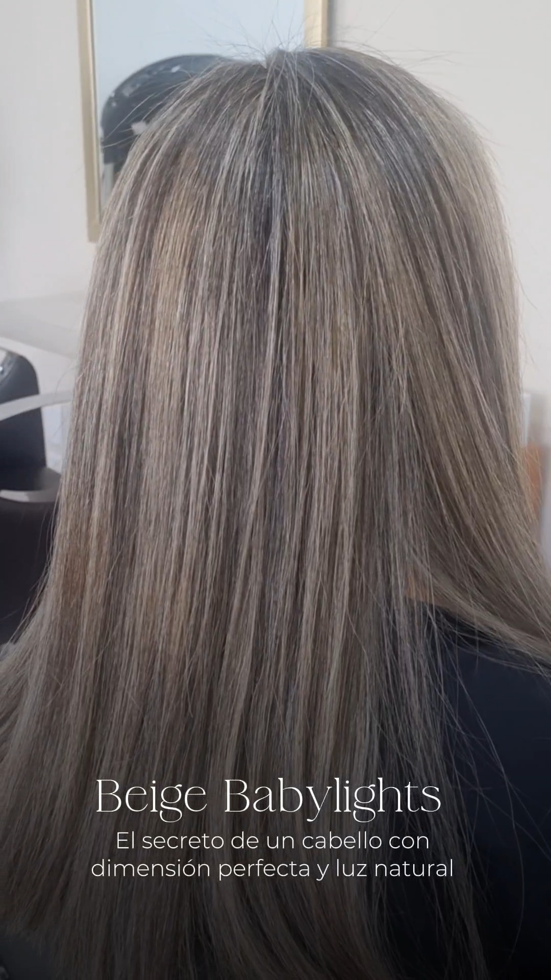 Beige Babylights
Micro-iluminación de precisión. Diseñamos transiciones fluidas en tonos beige cálido que actúan como un contouring natural para tu cabello, brindando un resplandor sofisticado y de alta gama.
#irelandbeautystudio #hairstudio #haircolor #babylights #cuidadodelcabelloencasa #Mexico